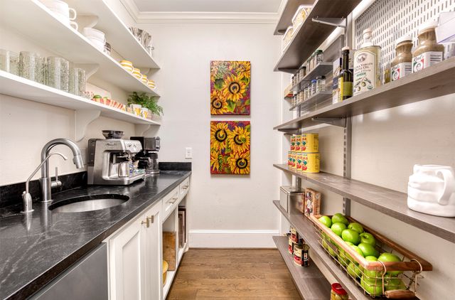 5929 Club Oaks Drive, Dallas, TX 75248