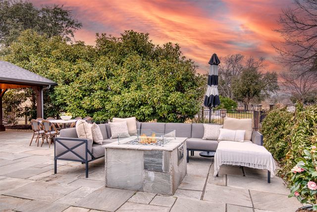 5929 Club Oaks Drive, Dallas, TX 75248