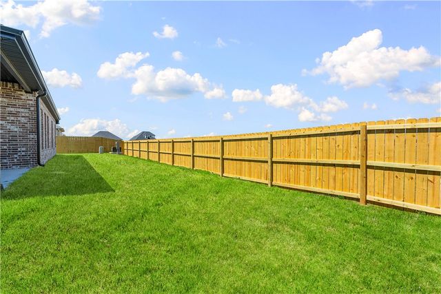 648 Primitivo Avenue, Tontitown, AR 72762