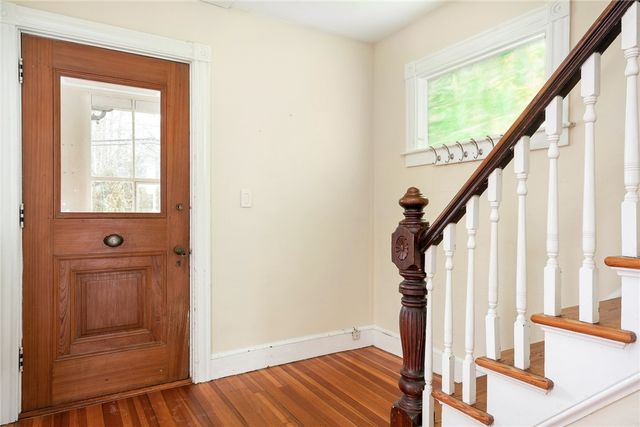 5 Cummings Road, Newport, RI 02840