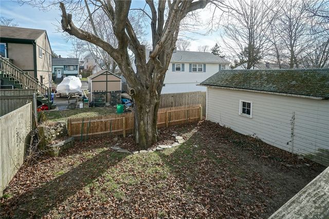 5 Cummings Road, Newport, RI 02840