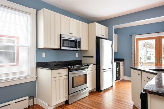5 Cummings Road, Newport, RI 02840