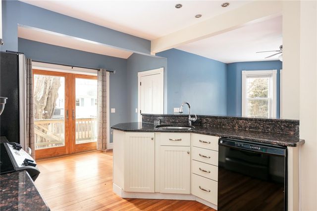 5 Cummings Road, Newport, RI 02840