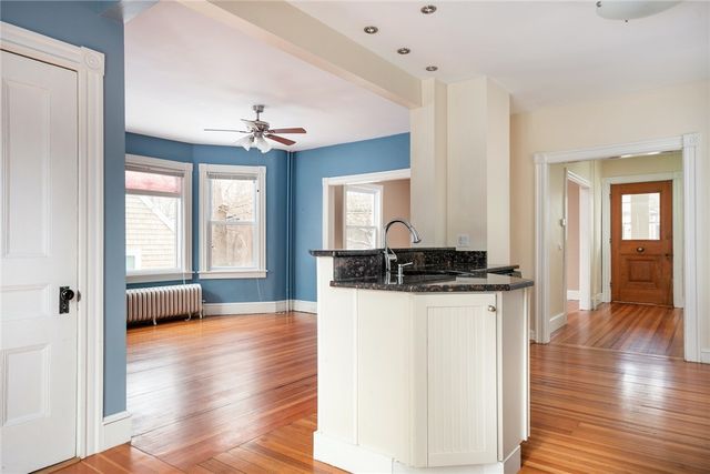 5 Cummings Road, Newport, RI 02840