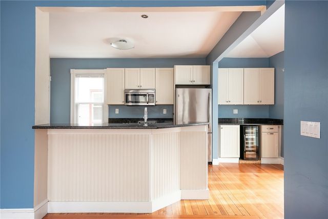 5 Cummings Road, Newport, RI 02840