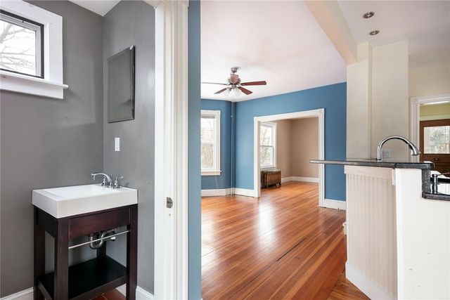 5 Cummings Road, Newport, RI 02840