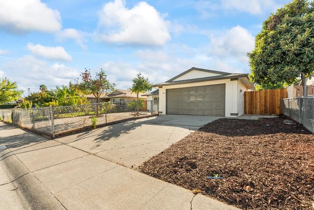 4242 Worthington Dr, North Highlands, CA 95660