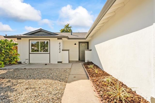 4242 Worthington Dr, North Highlands, CA 95660