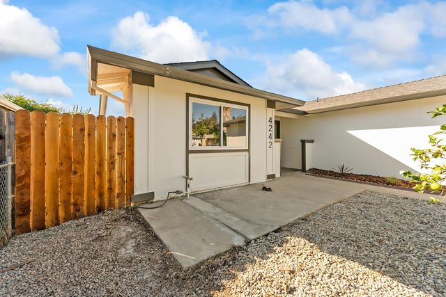 4242 Worthington Dr, North Highlands, CA 95660