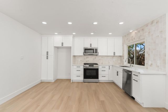 4242 Worthington Dr, North Highlands, CA 95660