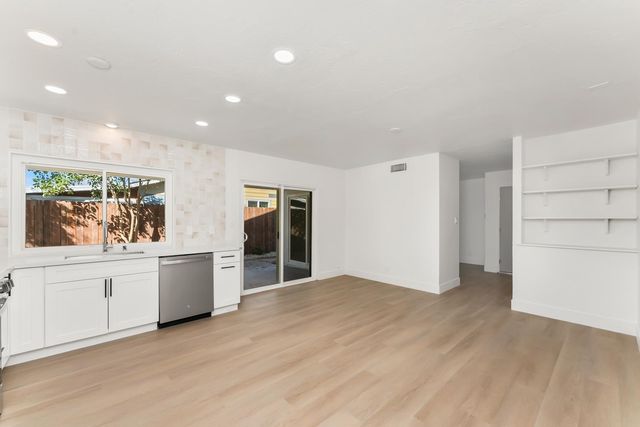 4242 Worthington Dr, North Highlands, CA 95660