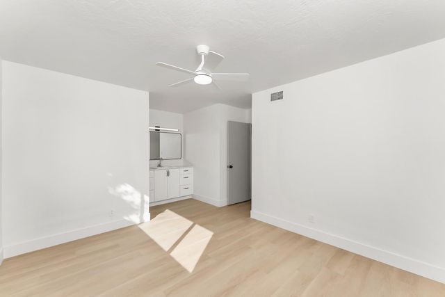 4242 Worthington Dr, North Highlands, CA 95660