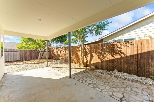 4242 Worthington Dr, North Highlands, CA 95660