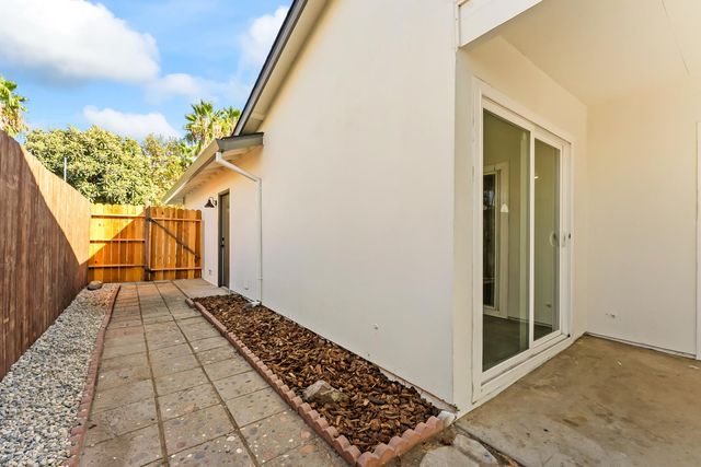 4242 Worthington Dr, North Highlands, CA 95660