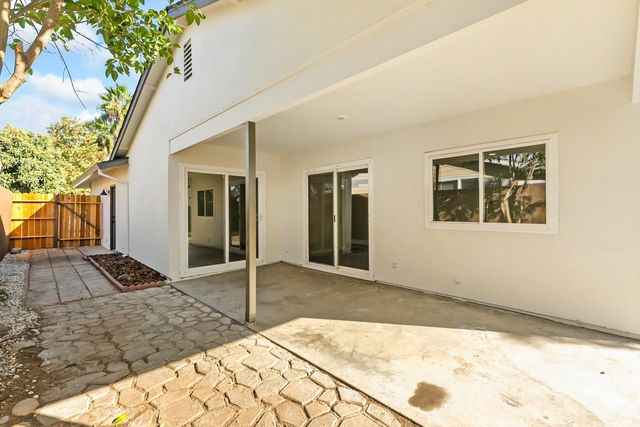 4242 Worthington Dr, North Highlands, CA 95660