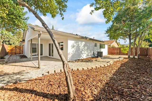 4242 Worthington Dr, North Highlands, CA 95660