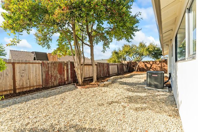 4242 Worthington Dr, North Highlands, CA 95660