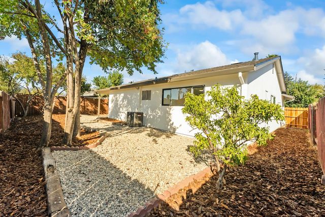 4242 Worthington Dr, North Highlands, CA 95660