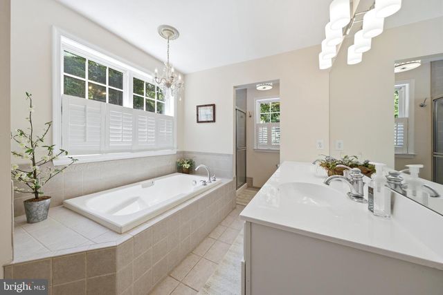 13 HOLLYBROOK RD, Mullica Hill, NJ 08062