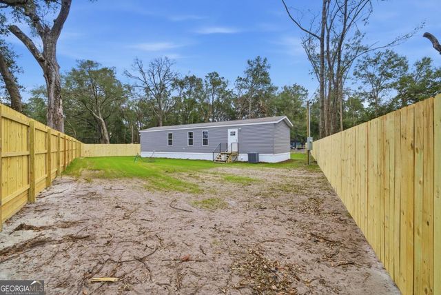 93 Thrasher Lane E, Jesup, GA 31545