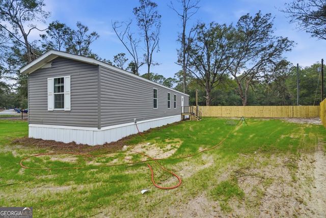 93 Thrasher Lane E, Jesup, GA 31545