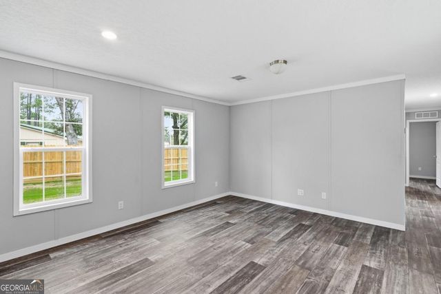 93 Thrasher Lane E, Jesup, GA 31545