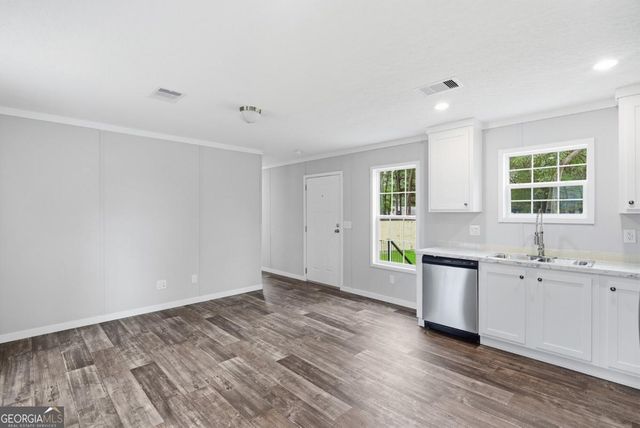 93 Thrasher Lane E, Jesup, GA 31545