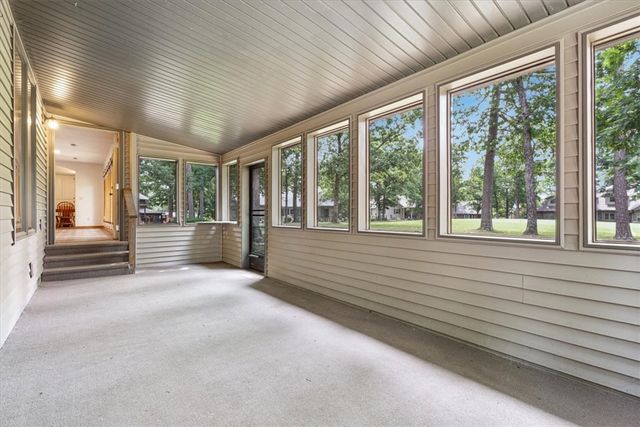 12 Hillcrest Drive, Holiday Island, AR 72631