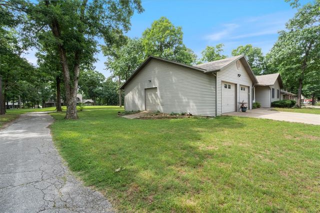 12 Hillcrest Drive, Holiday Island, AR 72631