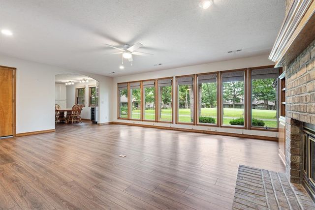 12 Hillcrest Drive, Holiday Island, AR 72631