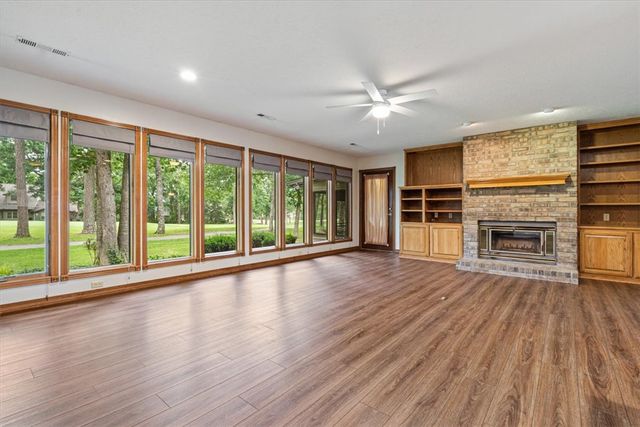 12 Hillcrest Drive, Holiday Island, AR 72631