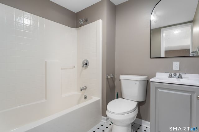 16 Gilbert Hill Road, North Haven, CT 06473