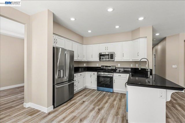 2449 Almanor Drive, Tracy, CA 95304