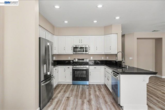2449 Almanor Drive, Tracy, CA 95304