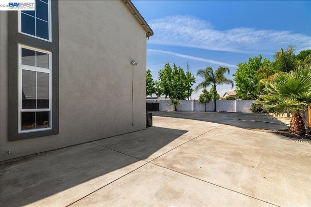 2449 Almanor Drive, Tracy, CA 95304