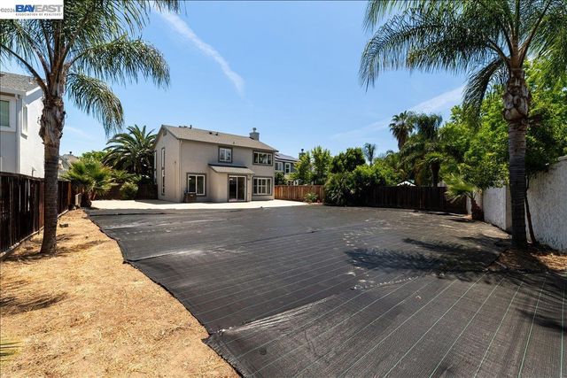 2449 Almanor Drive, Tracy, CA 95304