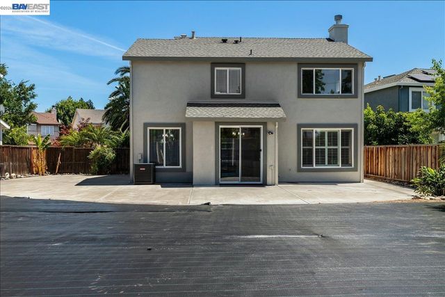 2449 Almanor Drive, Tracy, CA 95304