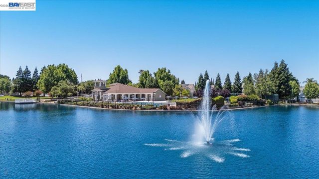 2449 Almanor Drive, Tracy, CA 95304