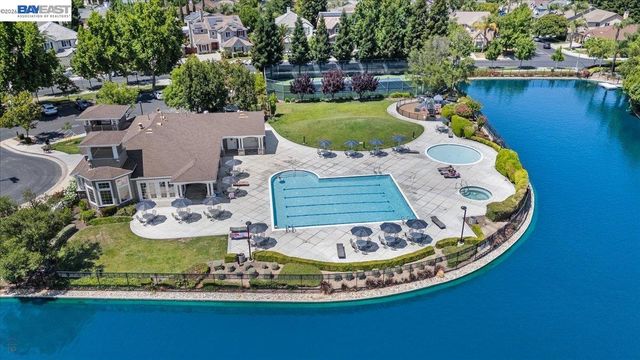 2449 Almanor Drive, Tracy, CA 95304