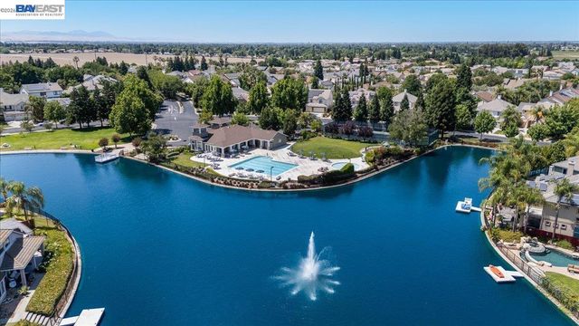 2449 Almanor Drive, Tracy, CA 95304