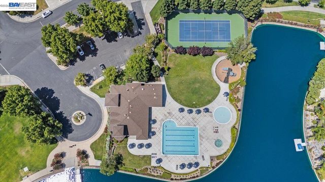 2449 Almanor Drive, Tracy, CA 95304