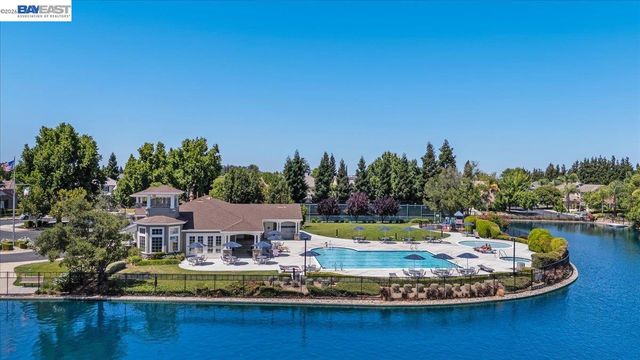 2449 Almanor Drive, Tracy, CA 95304