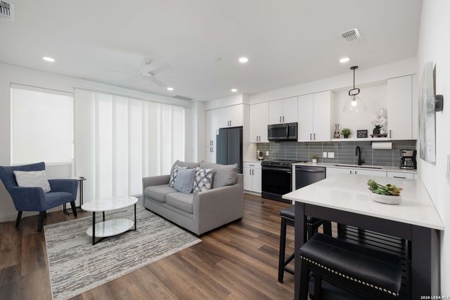 2165 Gabriels Pl Apt 1207, New Braunfels, TX 78130