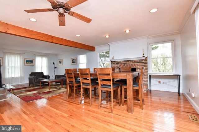 21 HORSESHOE DRIVE, Mount Laurel, NJ 08054