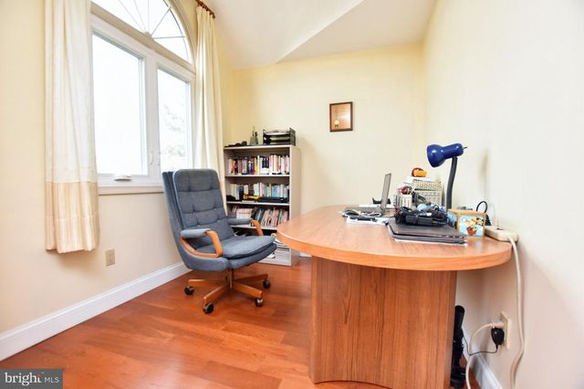 21 HORSESHOE DRIVE, Mount Laurel, NJ 08054