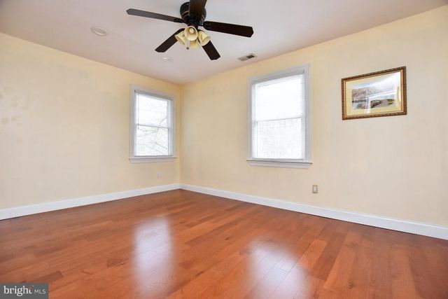 21 HORSESHOE DRIVE, Mount Laurel, NJ 08054