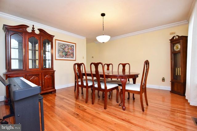 21 HORSESHOE DRIVE, Mount Laurel, NJ 08054