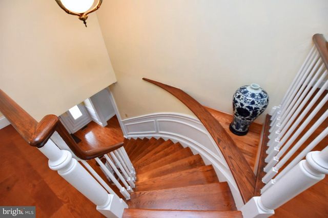 21 HORSESHOE DRIVE, Mount Laurel, NJ 08054