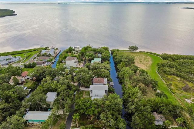 7416 SEAGULL WAY, Tampa, FL 33635