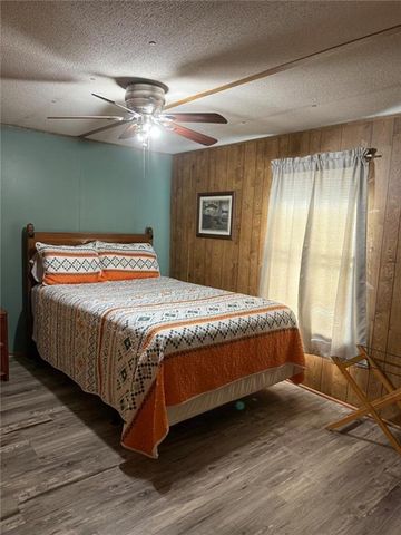 7112 E Blacks Bluff Road, Cave Spring, GA 30124